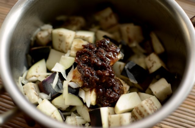 24japanese-season-eggplant-bread-3