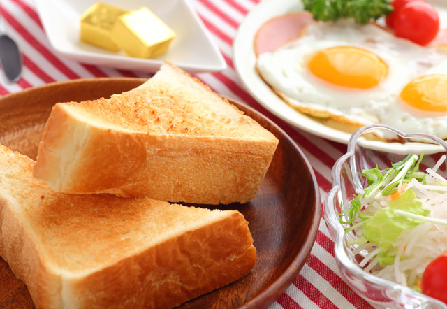 美味しいトーストを焼きたい！フライパンや焼き網を使った焼き方まとめ