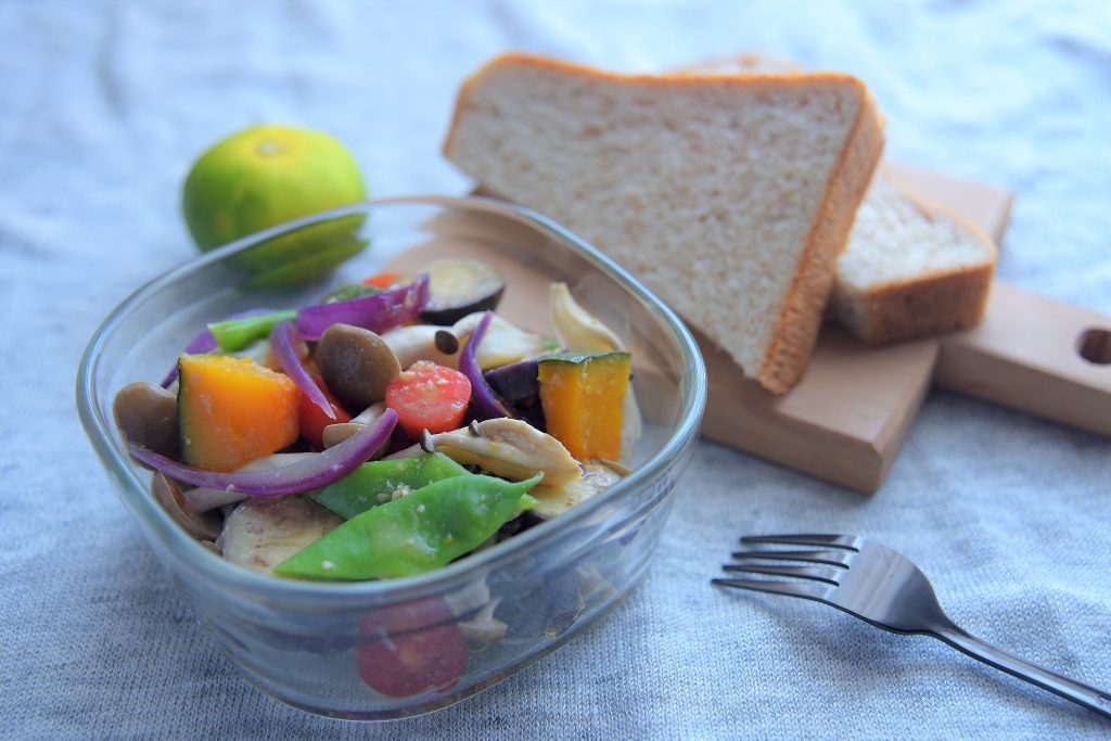 【ぱんのおかず】蒸し野菜のみかん味噌マリネ