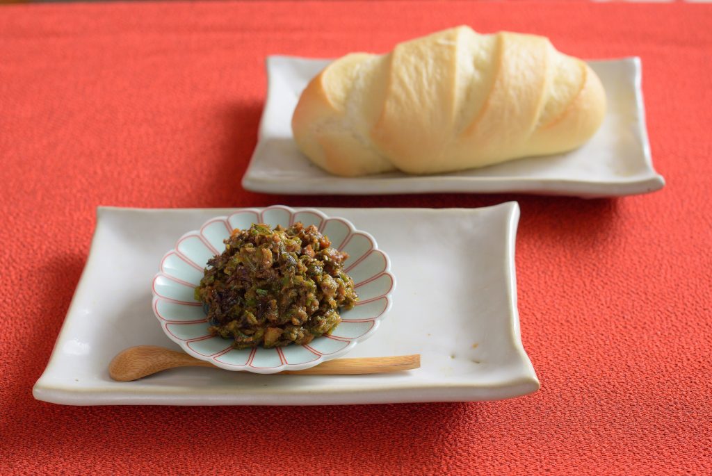 【ぱんと郷土料理と】ばっけ味噌（宮城）