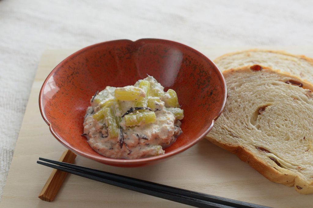 【ぱんのおかず】ふきとひじきの豆腐クリームあえ